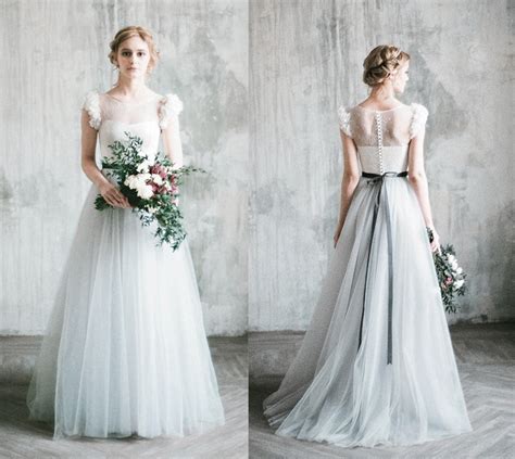 Su profundidad resalta la sofisticación. 18 Vestidos de novia color azul para llevar la suerte