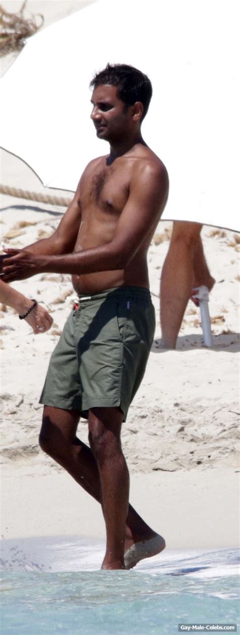 Aziz Ansari Paparazzi Shirtless Beach Photos The Nude Male