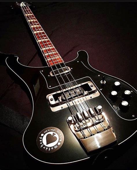 Pin By Fred On Basses Guitar Vintage Bass Guitars Rickenbacker Bass