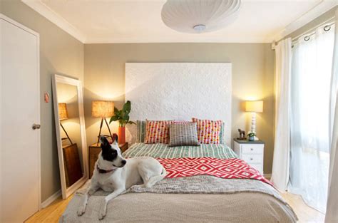 Design by fawn galli interiors. 20 Red and Green Bedroom Accents For A Festive Feel | Home ...