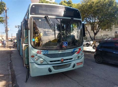 Lockdown no brasil em 2020 diz respeito a iniciativas implantadas por alguns governadores e prefeitos brasileiros a partir de abril de 2020. Funcionamento do transporte público será mantido durante ...