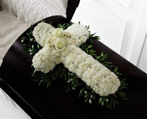 Standing And Wreath Sprays Springfield Funeral Home And Crematorium