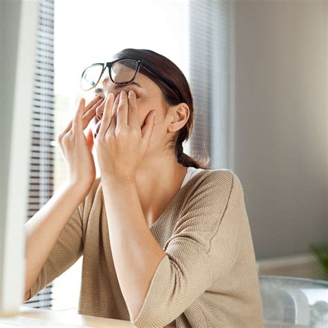 7 REASONS WHY YOU SHOULDN T BE RUBBING YOUR EYES
