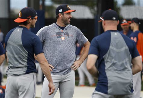 Astros Ace Justin Verlander Leaves Start Early With Triceps Soreness