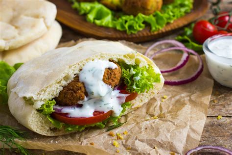 The best and the worst of whole30 approved and compliant restaurants and fast food joints, plus what you can order at each one! 8 Vegetarian Fast Food Meals Nutritionists LOVE — The ...