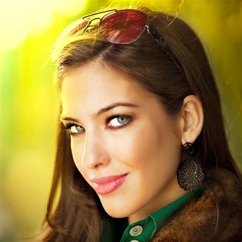 1700 Brown Hair Green Eyes Girl Stock Photos Pictures And Royalty Free