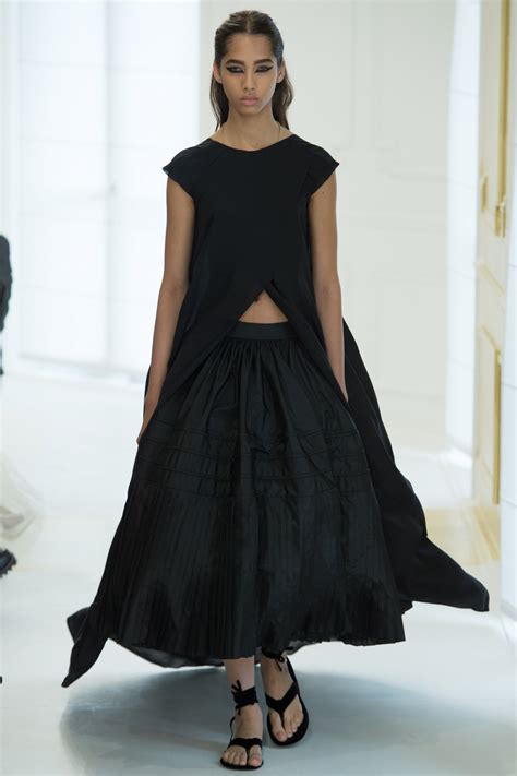 Check out our haute couture dior selection for the very best in unique or custom, handmade pieces from our dresses shops. Dior Couture FW2016 - haute|hot couture news