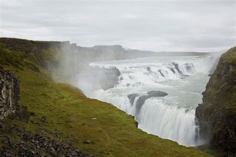 Find information on the waterfall, buy icelandic products, see the weather and tours available. Gullfoss waterval in de Golden Circle - Ijsland (met afbeeldingen) | Ijsland