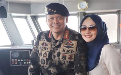 Disebutkan, beberapa anggota keluarga juga diamankan. Ini Status Hukum Istri Edhy Prabowo Usai Berkas Ekspor Benih Lobster Ditemukan di Rumah Dinasnya