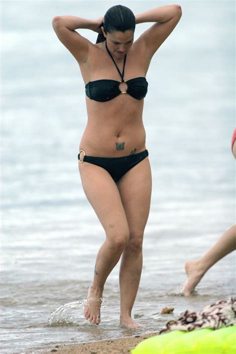 Celebrities In Hot Bikini Drew Barrymore American Actress In Bikini