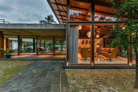 The Skew House In Kerala Blends Modern Tropical Design With Traditional