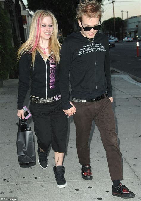 Avril Lavignes Ex Deryck Whibley Looks Healthy As He Weds Ariana
