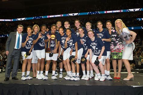 Uconn women's basketball has had one of the most successful dynasties in ncaa history. Three-Peat Complete! | Uconn womens basketball, Uconn, Uconn basketball