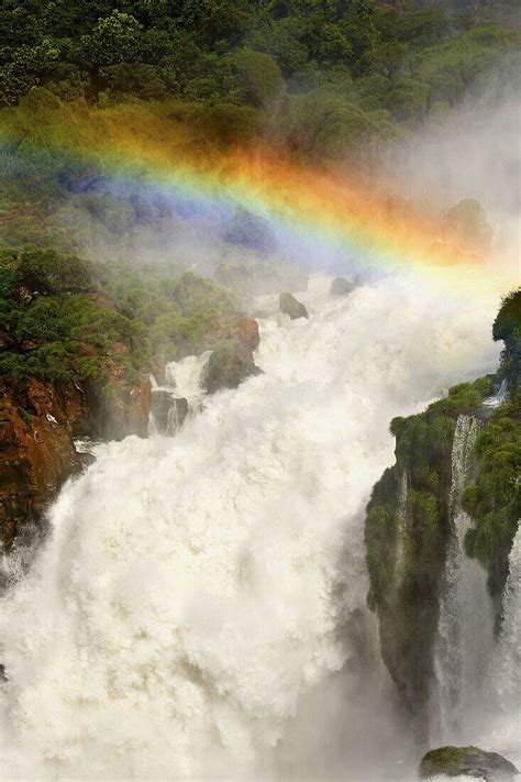 Iguazu Falls Argentina Brazil Border Bild Kaufen 70230499 Lookphotos