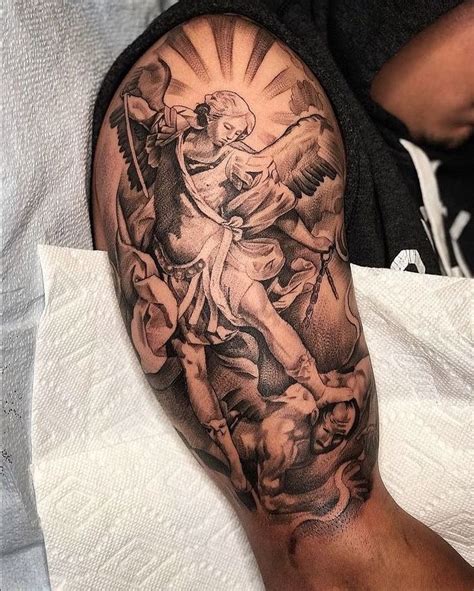 Alongside the archangel michael, gabriel is described as the guardian angel of israel, defending its people against the angels of the other nations. SUPREME INK on Instagram: "ST GABRIEL Artist @jamaica ...