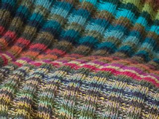 Heute möchte ich dir meine ugly granny squares blanket zeigen. Ravelry: Streifendecke aus Wollresten pattern by Martina ...