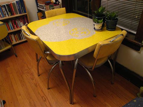 If you found any images. Yellow Formica Table on Vintage Design | Seeur
