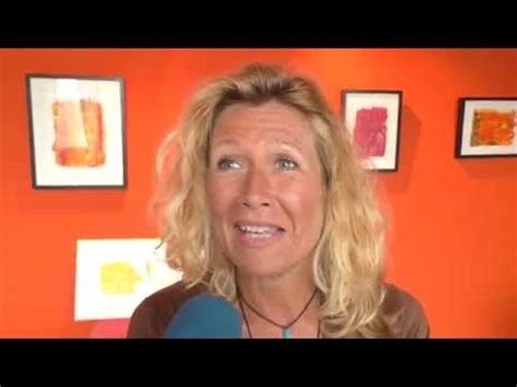 The latest tweets from @annedbaetzelier Anne De Baetzelier poseert naakt - YouTube