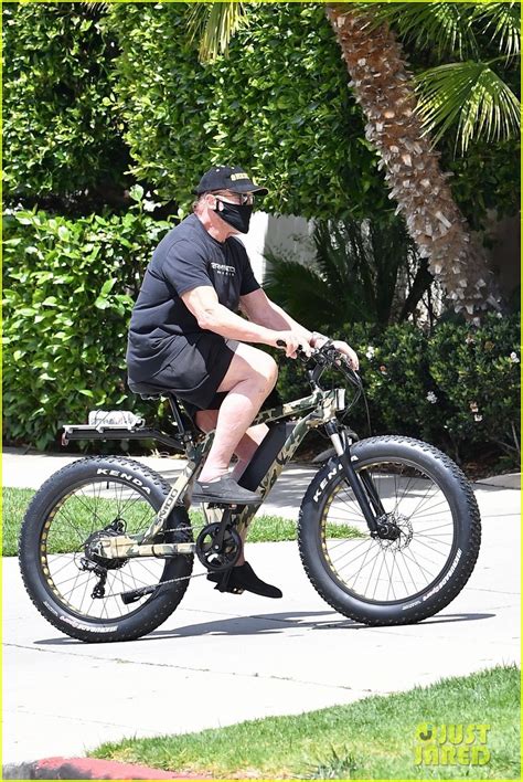 Arnold Schwarzenegger Goes Biking Amid News Hes Going To Be A Grandpa