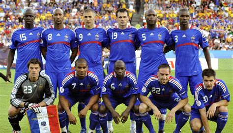 11v11 players teams matches competitions head to head. Site divulga fotos de camisa francesa com estrela do ...