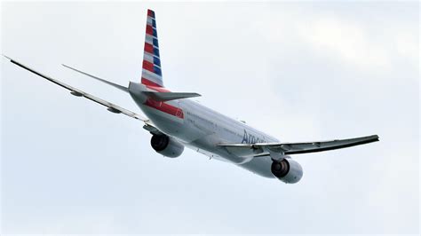 Video Shows American Airlines Plane Catch Fire After Bird Strike Iheart