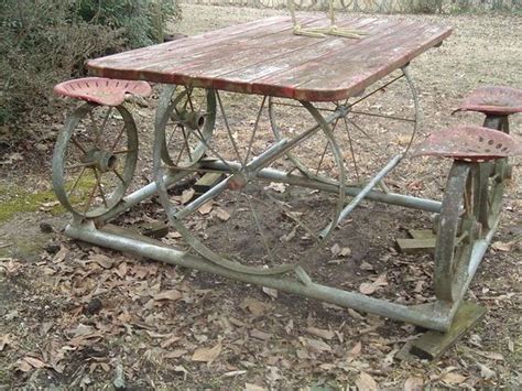 Pallet furniture ❯ pallet desks & pallet tables ❯ garden picnic table made with discarded pallets. 811 best Garden Picnic Tables images on Pinterest | 40 ...