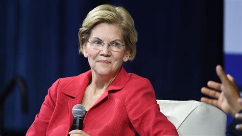 Elizabeth Warrens Campaign Says It Raised 246 Million In Q3