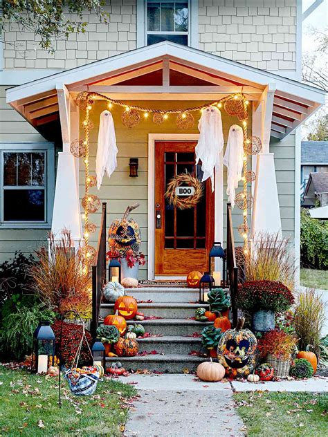 Outdoor Halloween Decorations And Yard Decorating Better Homes And Gardens