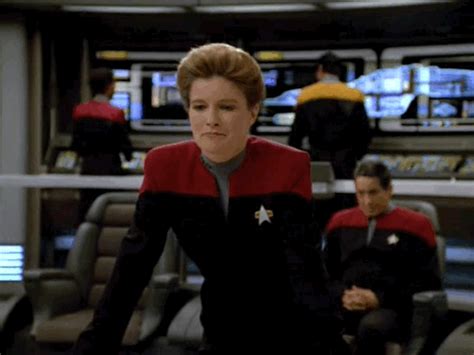 Janeway And Chakotay Omg This Is Too Cute I Was Looking