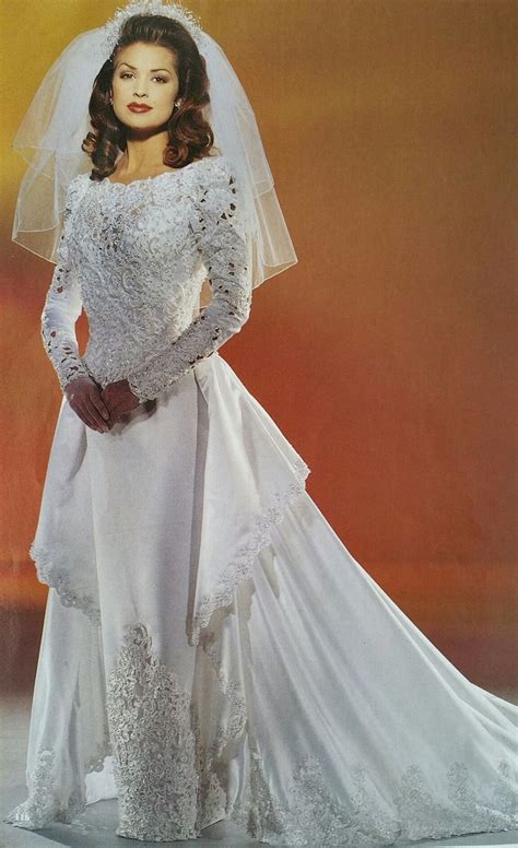 Wedding dresses & bridesmaids inspiration! 293 best 1990's wedding gowns & dresses images on ...