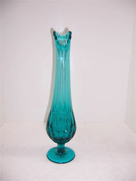 Elegant Blue Glass Bud Vase Hadir