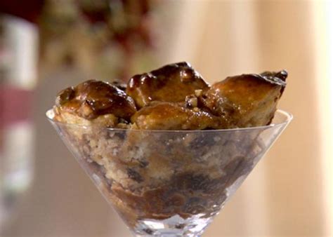 It wasn't in my mother's rotation of recipes growing up, so the only other exposure i'd had to the dish was the occasional trip to. Cinnamon Roll Bread Pudding Recipe | Sandra Lee | Food Network