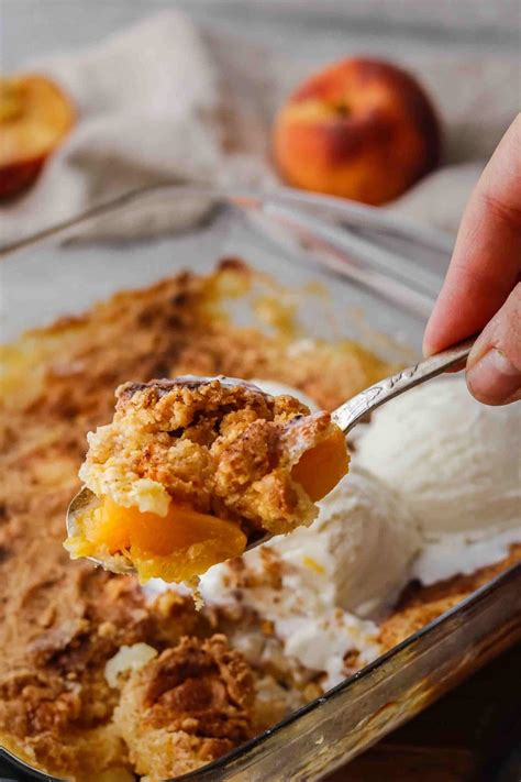Easy 3 Ingredient Peach Cobbler With Cake Mix Lifestyle Of A Foodie