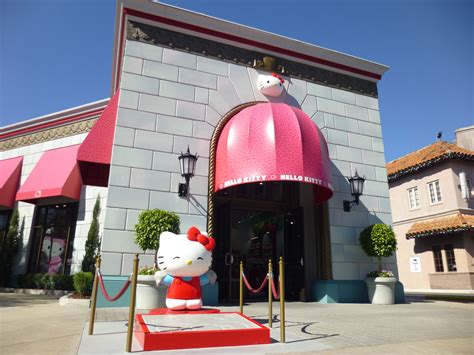 Hello Kitty Shop Featuring Hello Kitty And Friends At Universal Studios