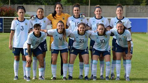 Selección Argentina Femenina De Fútbol Plantel Dt Figuras Y Capitana