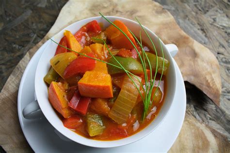 Schnell gemacht Deftiges Kürbis - Gulasch
