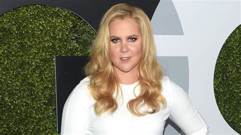 Amy Schumer Reveals Shes Not Trying To Make Lots Of Celebrity Friends Entertainment Tonight