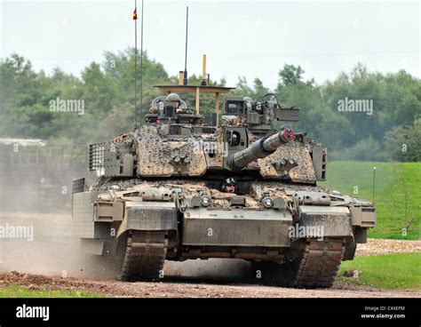 Challenger Mk 2 British Main Battle Tank Stock Photo Alamy