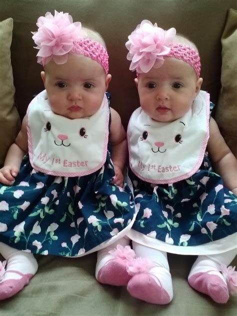 Identical Twins R And R 5 Mos Twin Baby Girls Twin Mom Twin Babies