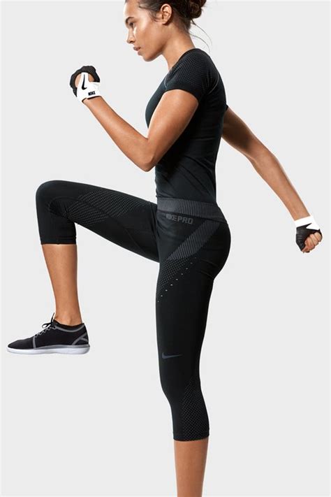 Youll Want To Live In Taylor Swifts 70 Nike Leggings