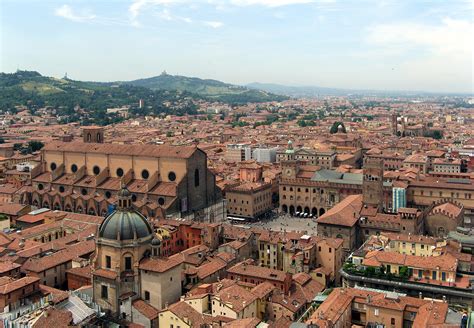 Exploring Beautiful Bologna - Day Trip from Florence - Italy Perfect ...