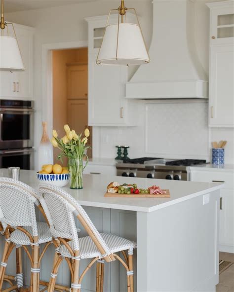 Kitchen stools - kitchen inspo | Kitchen design, White kitchen design, Kitchen island decor