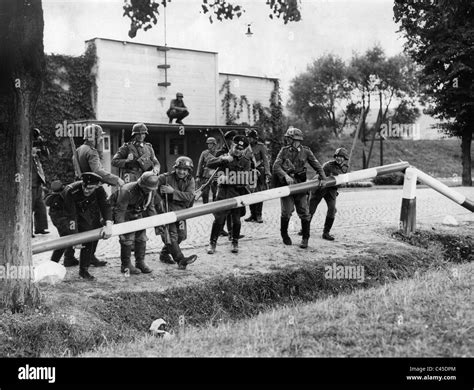 German Soldiers At The Polish Border 1939 Stock Photo Alamy
