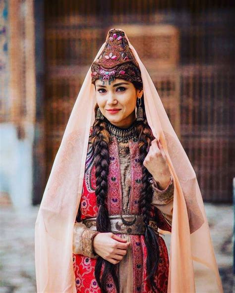 Özbek Turan TÜrk Kızı 🐺 🐺 🐺 Beautiful Muslim Women Traditional Outfits Muslim Fashion
