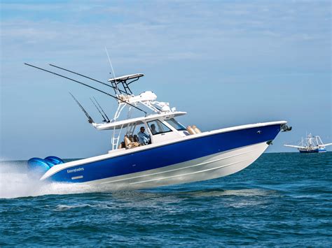 Find The Right Fishing Boat For You With Island Yacht On The Water