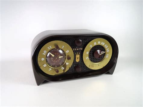 1950s Zenith Clock Radio The Owl Bakelite Tube Radio Mid Century Radio