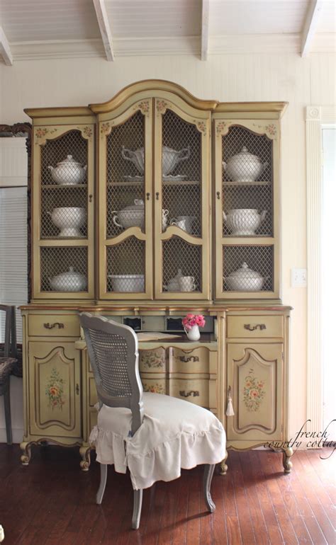 Get the look gallery get home decorating inspiration ideas by browsing beautiful living rooms, dining rooms, and bedrooms in french country, farmhouse, shabby chic, bohemian, contemporary glam, industrial chic, rustic, and coastal cottage styles. French floral charm - FRENCH COUNTRY COTTAGE