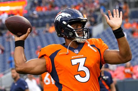 Russell Wilson Gets Five Year 245m Extension From Broncos Colorado