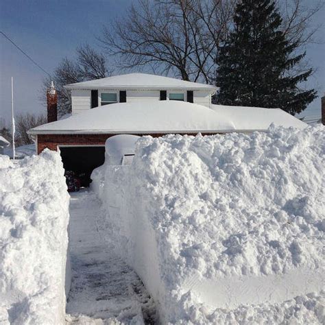 Photos Several Feet Of Lake Effect Snow Hits Buffalo New York Area