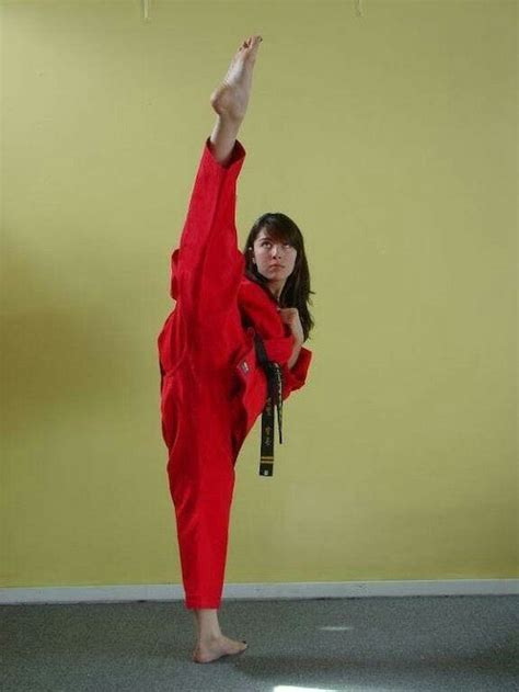 Pin By Tough Girls On Action Poses Martial Arts Women Martial Arts